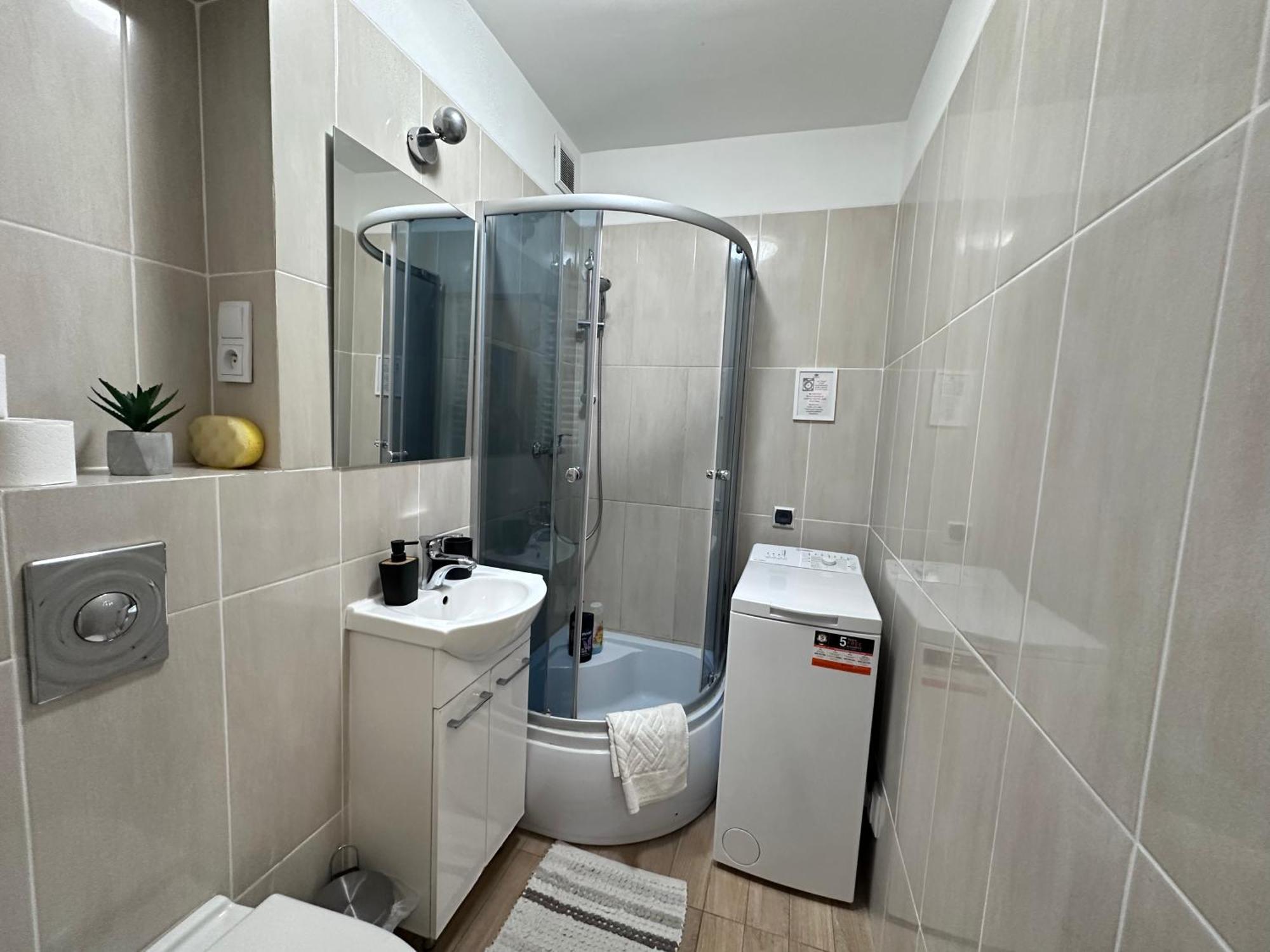 5Centrum Stanislawa Moniuszki10 Wi-Fi 1Gb Sek วอร์ซอ ภายนอก รูปภาพ